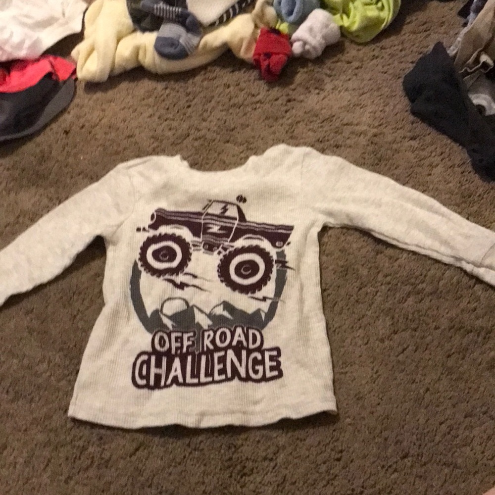 It’s a 2T my kid don’t like the feeling of it